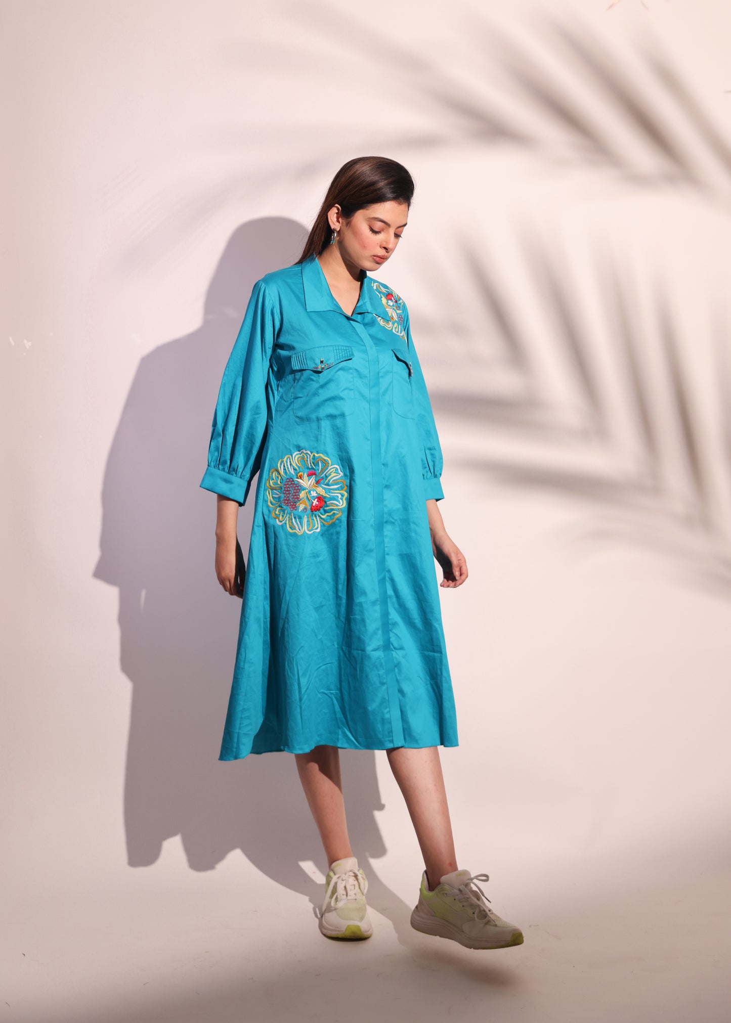 FLOWER EMBROIDERED POCKET DRESS