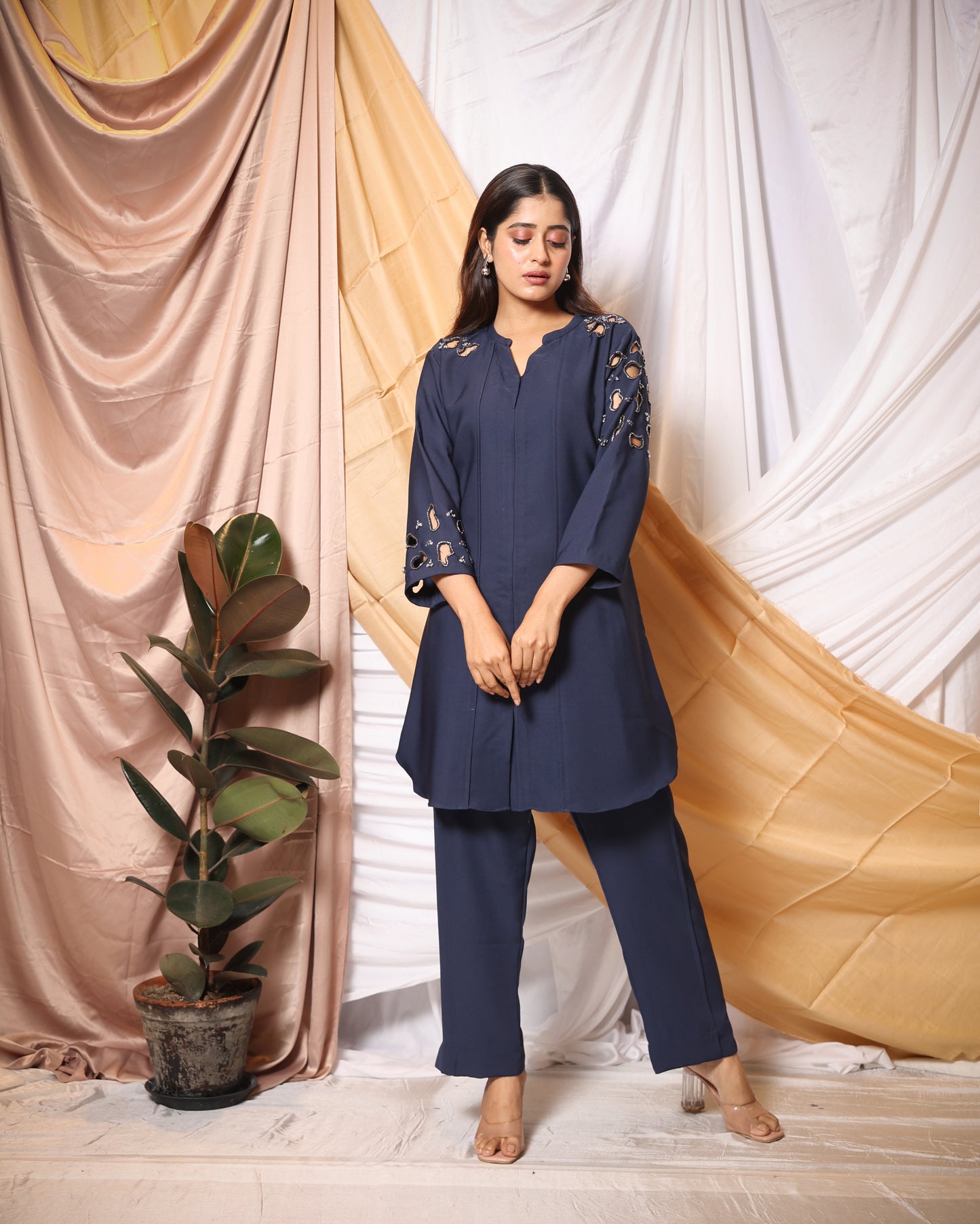 BEAD-OUTLINED CUT-WORK TUNIC AND STRAIGHT PANTS CO-ORD SET